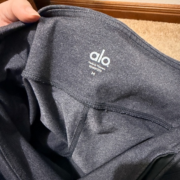 ALO Yoga Moto Leggings - Picture 4 of 6